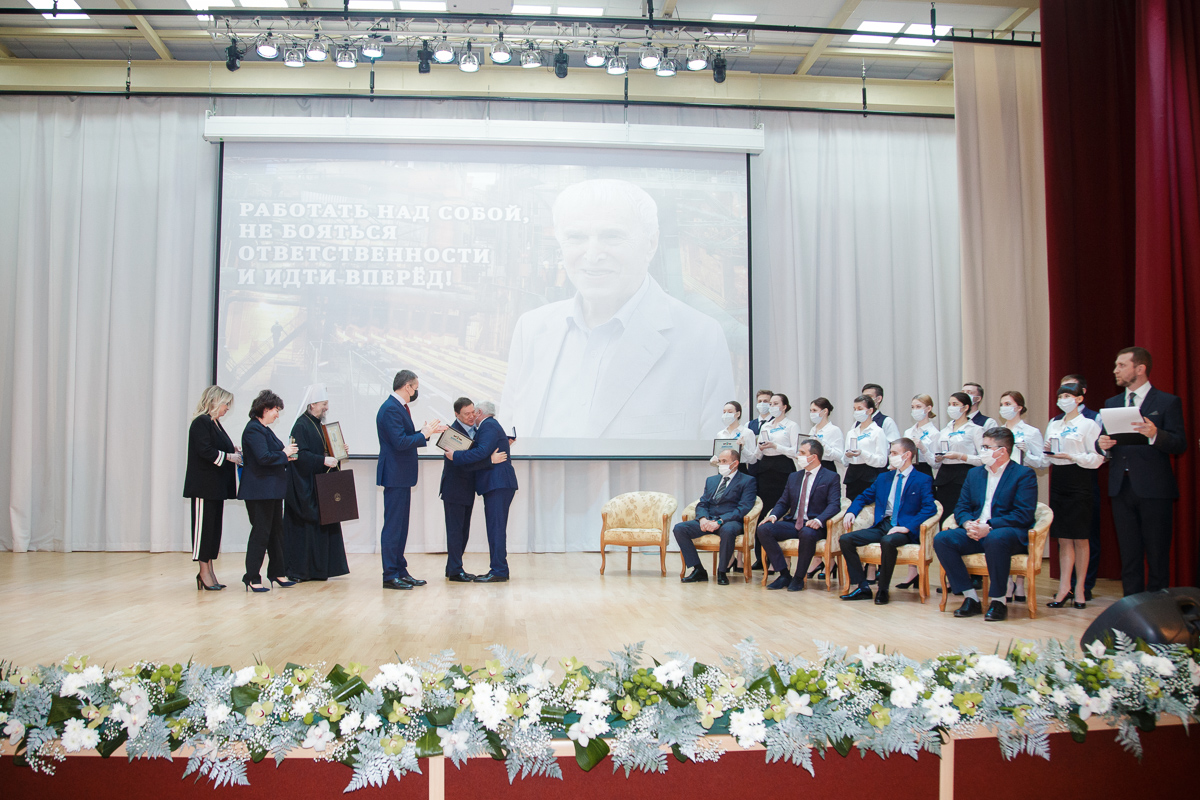 В Белгородской области вручили премию имени Алексея Угарова В Белгородской области вручили премию имени Алексея Угарова